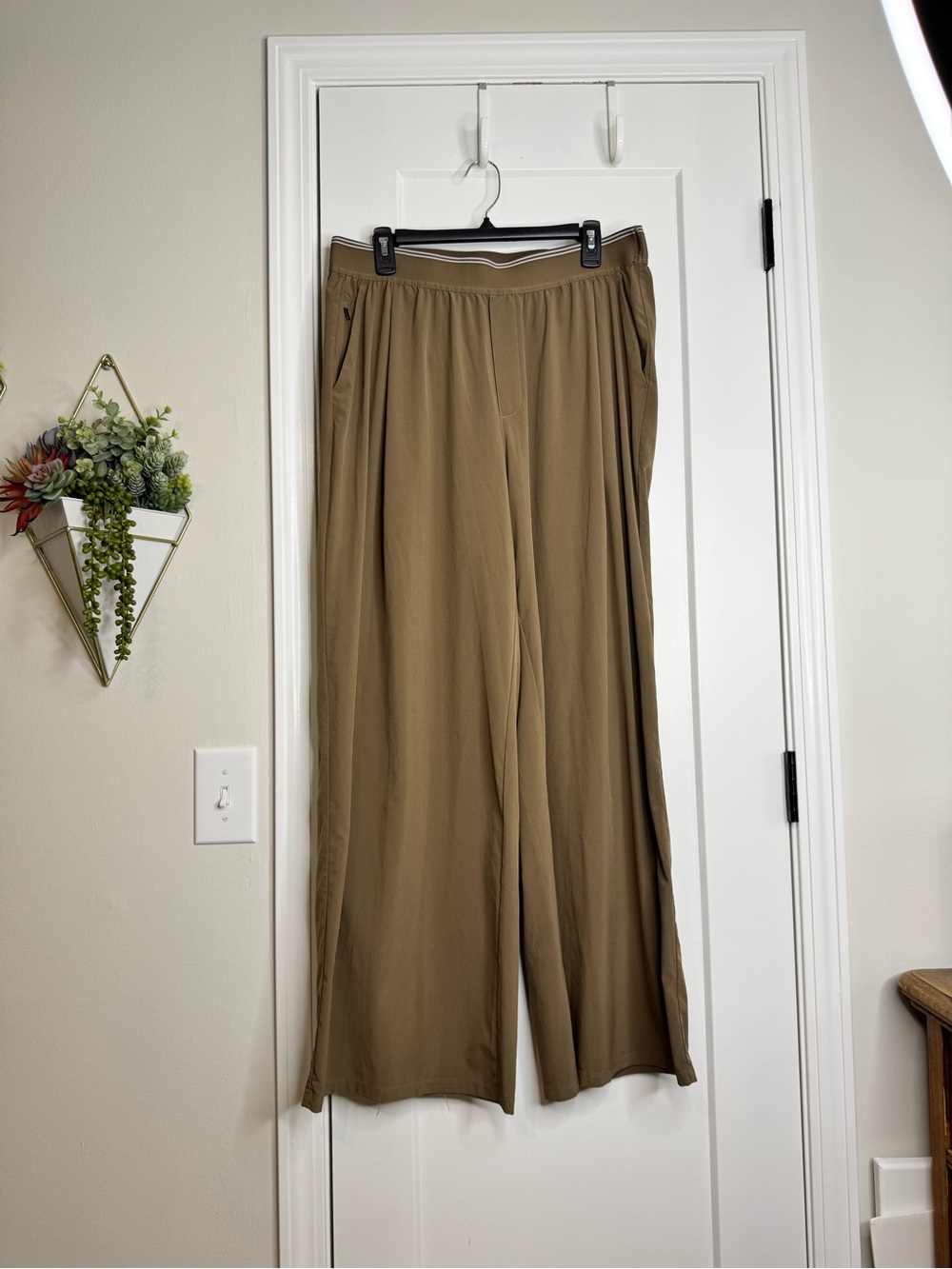 Athleta Stratosphere Striped Waistband Pant